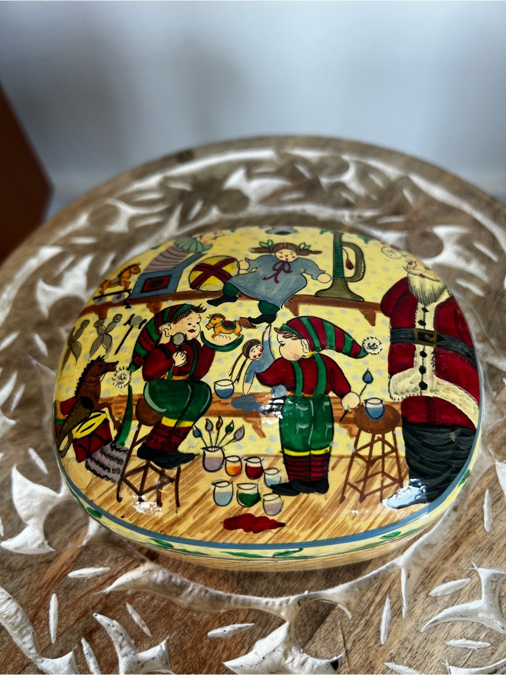 VTG Paper Mache Holiday Santa Trinket Box in Yellow and Red